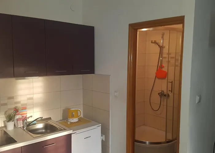 Daire Finta Center Split