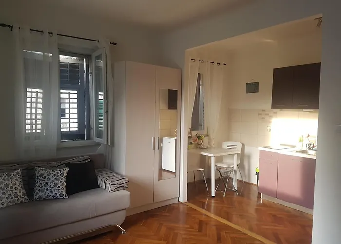 Daire Finta Center *